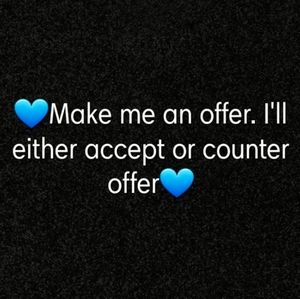 💙Make me an offer! I'll either accept or counter offer💙 Happy Poshing!
